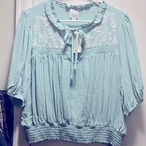 Medium Francesca’s green blouse